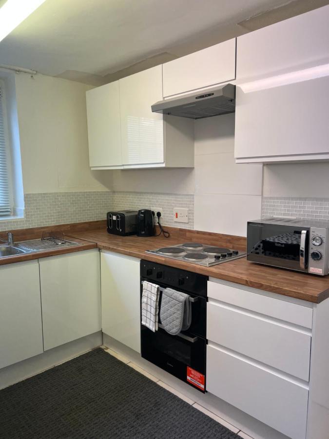 2 Bedroom Flat, 2 Minutes Walk To Bethnalgreen Station, Central Лондон Екстер'єр фото